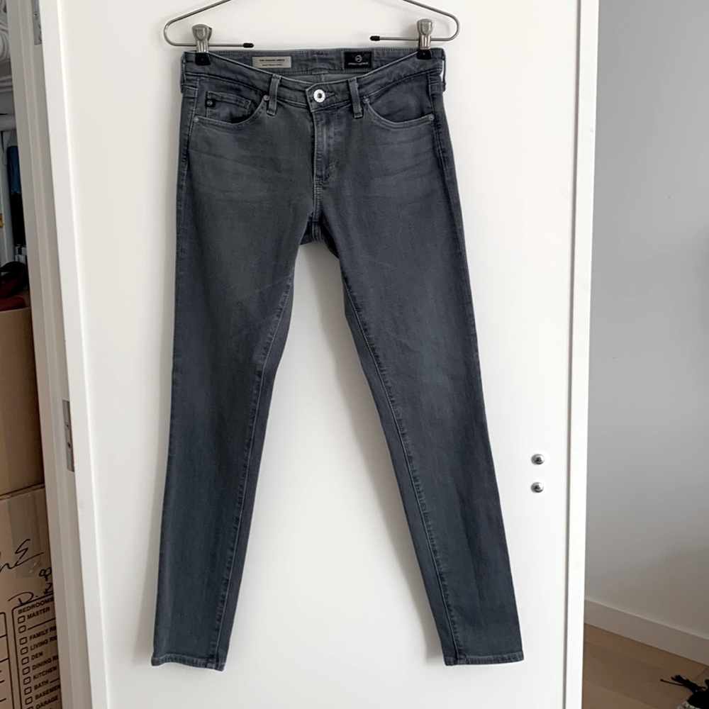 Like new gray AG The Legging Ankle size 26R jeans.